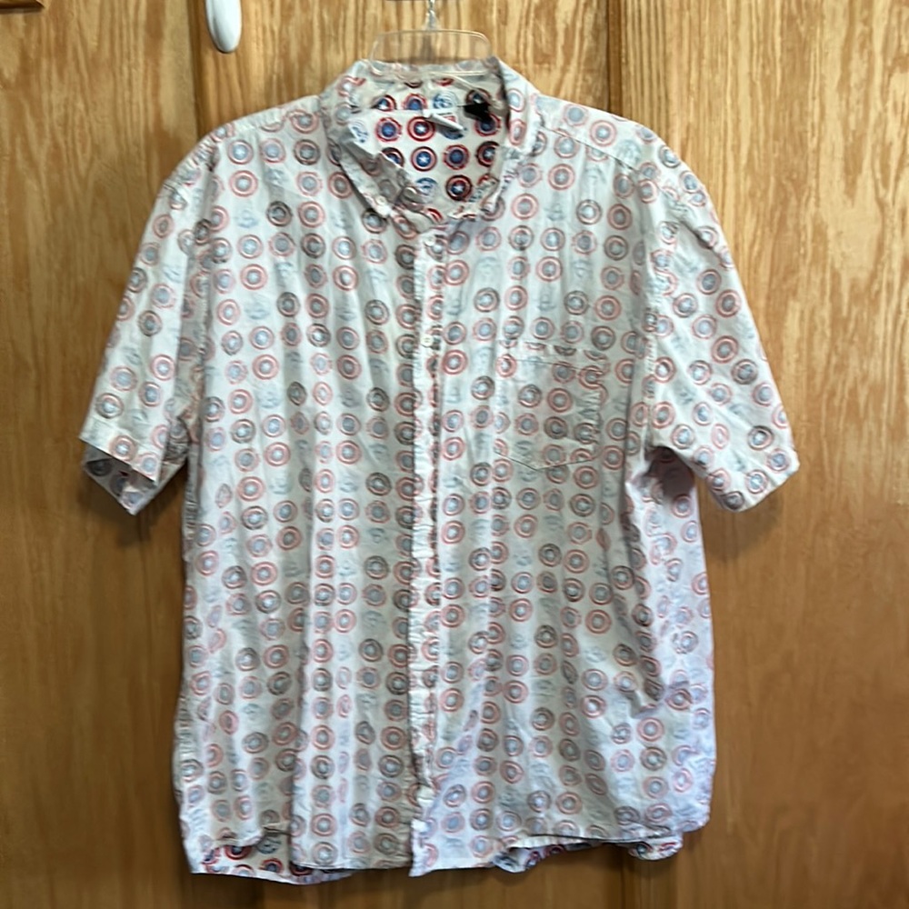 Men’s Marvel, Captain America, short sleeve shirt. XXL